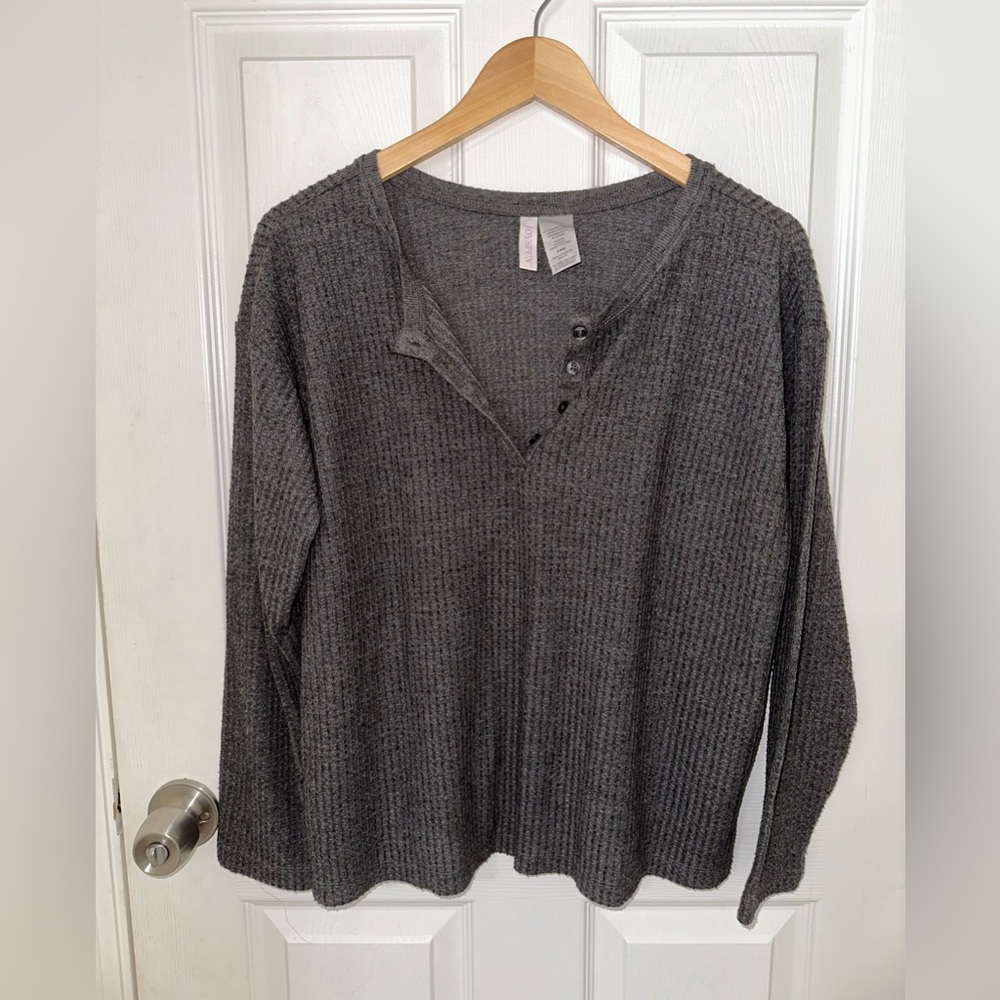Small grey sweater